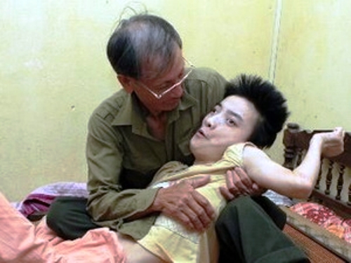 បណ្ដាសកម្មភាពជាក់ស្ដែងក្នុងឱកាសទិវាជនរងគ្រោះដោយជាតិគីមីពុលពណ៌លឿងទុំ Dioxin